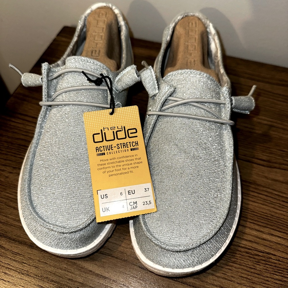 HeyDudes Sz 6 Women’s